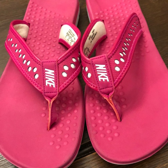 nike flex motion flip flop